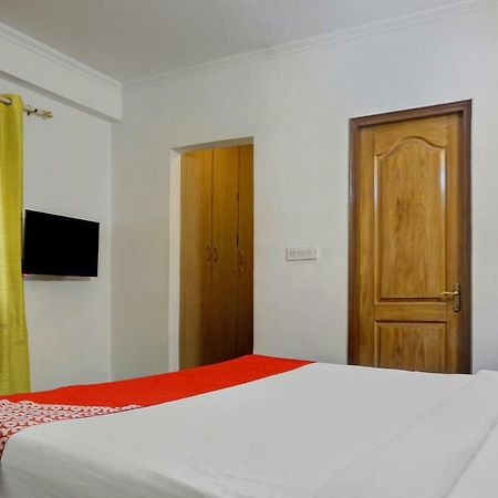 Oyo Flagship 592 Hauz Khas Village New Delhi Buitenkant foto