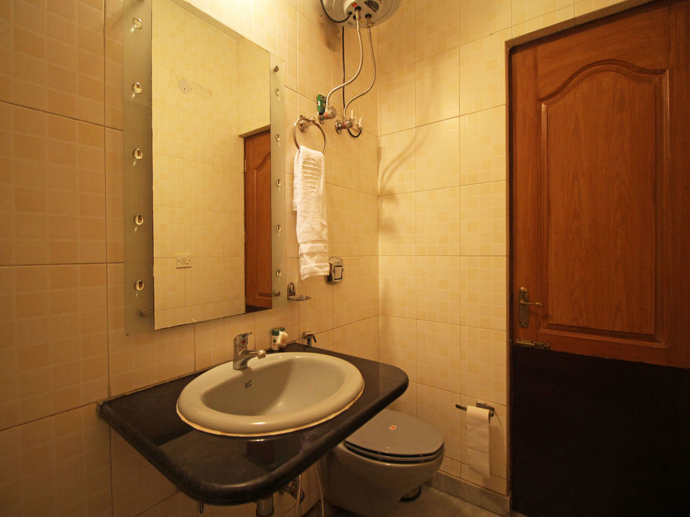 Oyo Flagship 592 Hauz Khas Village New Delhi Buitenkant foto