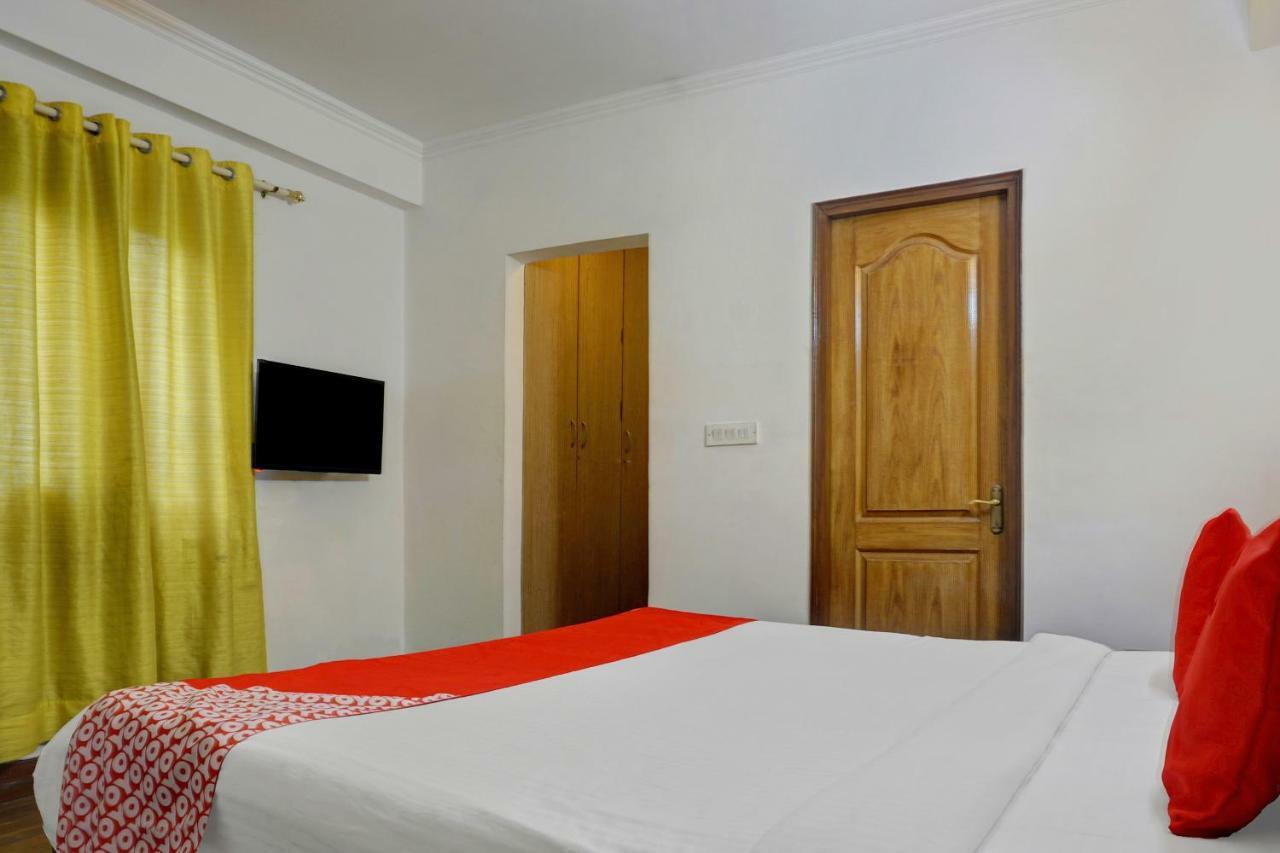Oyo Flagship 592 Hauz Khas Village New Delhi Buitenkant foto