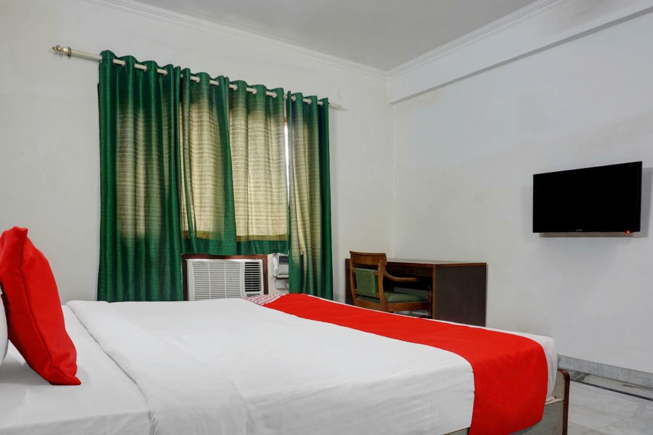 Oyo Flagship 592 Hauz Khas Village New Delhi Buitenkant foto